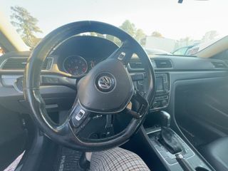 2017 Volkswagen Passat R-Line w/Comfort Pkg - Interior Full Dashboard Image