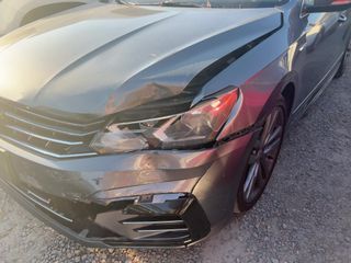 2017 Volkswagen Passat R-Line w/Comfort Pkg - Primary Damage Right Image