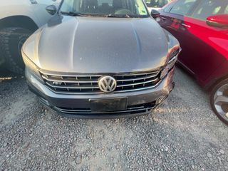 2017 Volkswagen Passat R-Line w/Comfort Pkg - Primary Damage Straight On Image