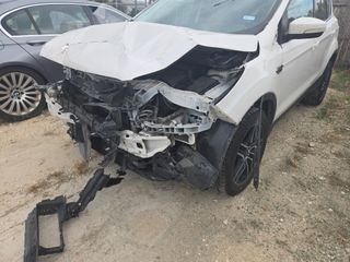 2017 Ford Escape Titanium - Exterior Front Left Corner Image