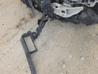 Vehicle Parts Image #3