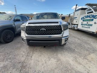 2020 Toyota Tundra SR5 - Exterior Front Center Image