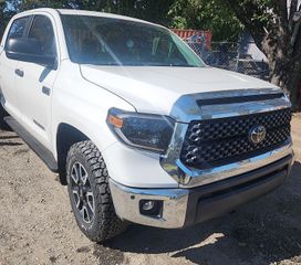 2020 Toyota Tundra SR5 - Exterior Front Right Corner Image