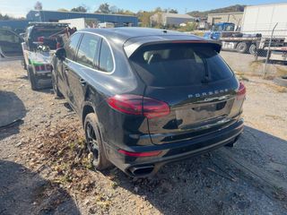 2018 Porsche Cayenne - Exterior Rear Left Corner Image