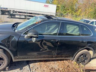 2018 Porsche Cayenne - Exterior Side Driver Image