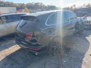 2018 Porsche Cayenne - Primary Damage Right Image
