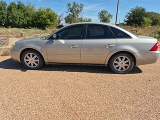 2006 Ford Five Hundred Limited - Exterior Side Driver Image