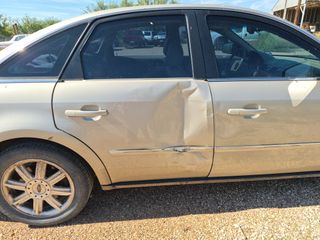2006 Ford Five Hundred Limited - Primary Damage Straight On Image