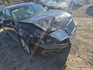 2010 Lincoln MKS w/EcoBoost - Primary Damage Right Image