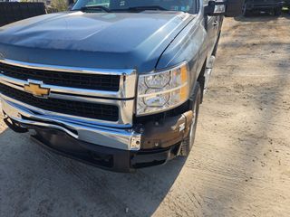 2008 Chevrolet Silverado 2500HD LT w/1LT - Primary Damage Left Image