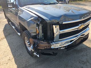 2008 Chevrolet Silverado 2500HD LT w/1LT - Primary Damage Right Image