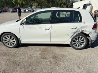 2012 Volkswagen Golf TDI - Primary Damage Straight On Image