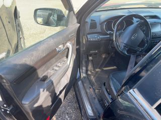 2013 Kia Sorento SX - Driver's Front Door Image