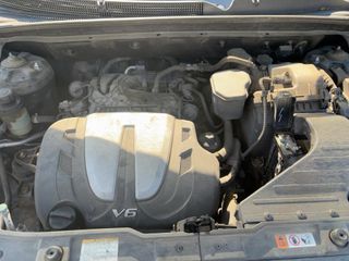 2013 Kia Sorento SX - Engine Compartment Image