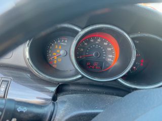 2013 Kia Sorento SX - Interior Instrument Cluster / Odometer Image