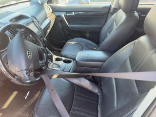 2013 Kia Sorento SX - Interior Front Seat Image