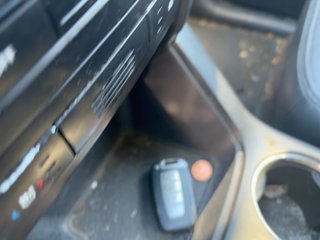 2013 Kia Sorento SX - Interior Steering Wheel With Keys Image