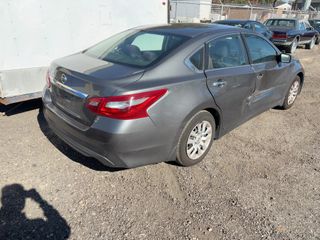 2018 Nissan Altima 2.5 S - Exterior Rear Right Corner Image