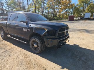 2014 Ram 2500 Tradesman - Exterior Front Right Corner Image