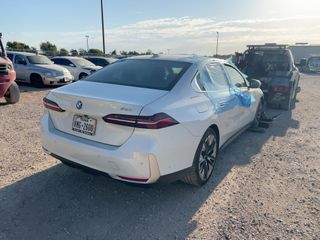 2024 BMW 530i 530i - Exterior Rear Right Corner Image