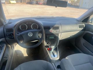 2005 Volkswagen Jetta GLS - Interior Full Dashboard Image