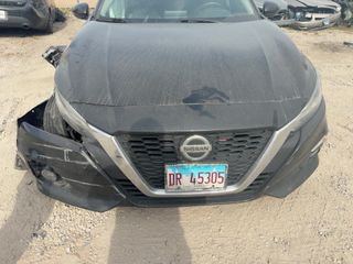 2022 Nissan Altima 2.5 SL - Exterior Front Center Image