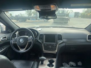 2015 Jeep Grand Cherokee Limited - Interior Full Dashboard Image