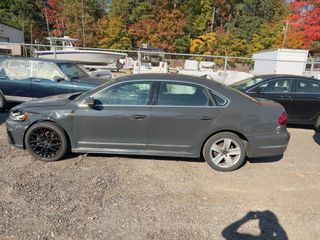 2017 Volkswagen Passat R-Line w/Comfort Pkg - Exterior Side Driver Image