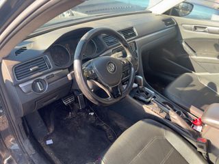 2017 Volkswagen Passat R-Line w/Comfort Pkg - Interior Full Dashboard Image