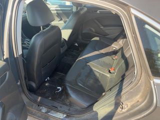 2017 Volkswagen Passat R-Line w/Comfort Pkg - Interior Rear Seat Image
