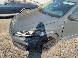 2017 Volkswagen Passat R-Line w/Comfort Pkg - Primary Damage Right Image
