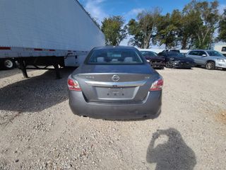 2015 Nissan Altima 2.5 SV - Exterior Rear Center Image