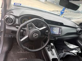2022 Nissan Kicks SV - Interior Full Dashboard Image