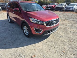 2017 Kia Sorento LX - Exterior Front Right Corner Image