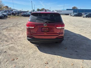 2017 Kia Sorento LX - Exterior Rear Center Image
