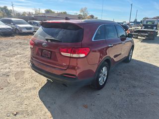 2017 Kia Sorento LX - Exterior Rear Right Corner Image