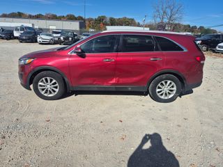 2017 Kia Sorento LX - Exterior Side Driver Image