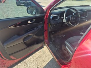 2017 Kia Sorento LX - Driver's Front Door Image