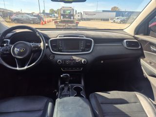 2017 Kia Sorento LX - Interior Full Dashboard Image