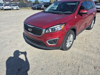 2017 Kia Sorento LX - Primary Damage Left Image