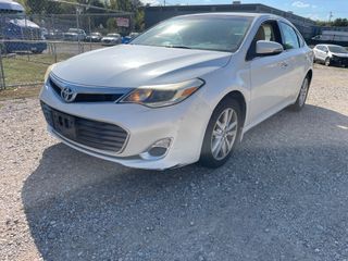 2014 Toyota Avalon XLE - Exterior Front Left Corner Image