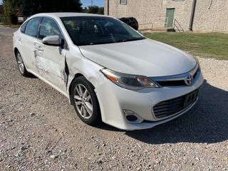 2014 Toyota Avalon XLE - Exterior Front Right Corner Image