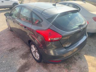 2016 Ford Focus SE - Exterior Rear Left Corner Image