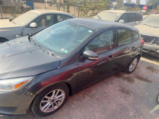 2016 Ford Focus SE - Exterior Side Driver Image