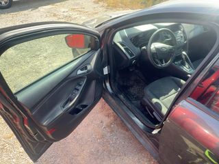 2016 Ford Focus SE - Driver's Front Door Image