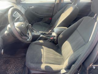 2016 Ford Focus SE - Interior Front Seat Image
