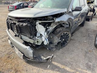 2025 Chevrolet Traverse AWD LT - Exterior Front Left Corner Image