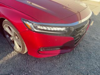 2018 Honda Accord Touring 2.0T - Exterior Front Right Corner Image