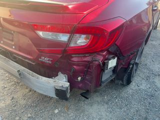 2018 Honda Accord Touring 2.0T - Primary Damage Right Image