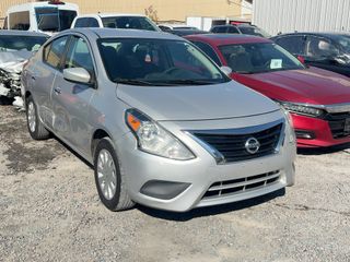 2019 Nissan Versa SV - Exterior Front Right Corner Image
